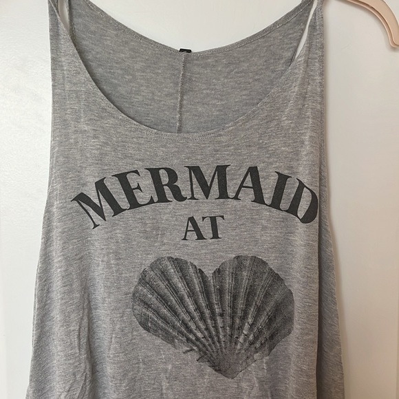 Mermaid at heart tank top with shells design in gray womens size large - Picture 2 of 5